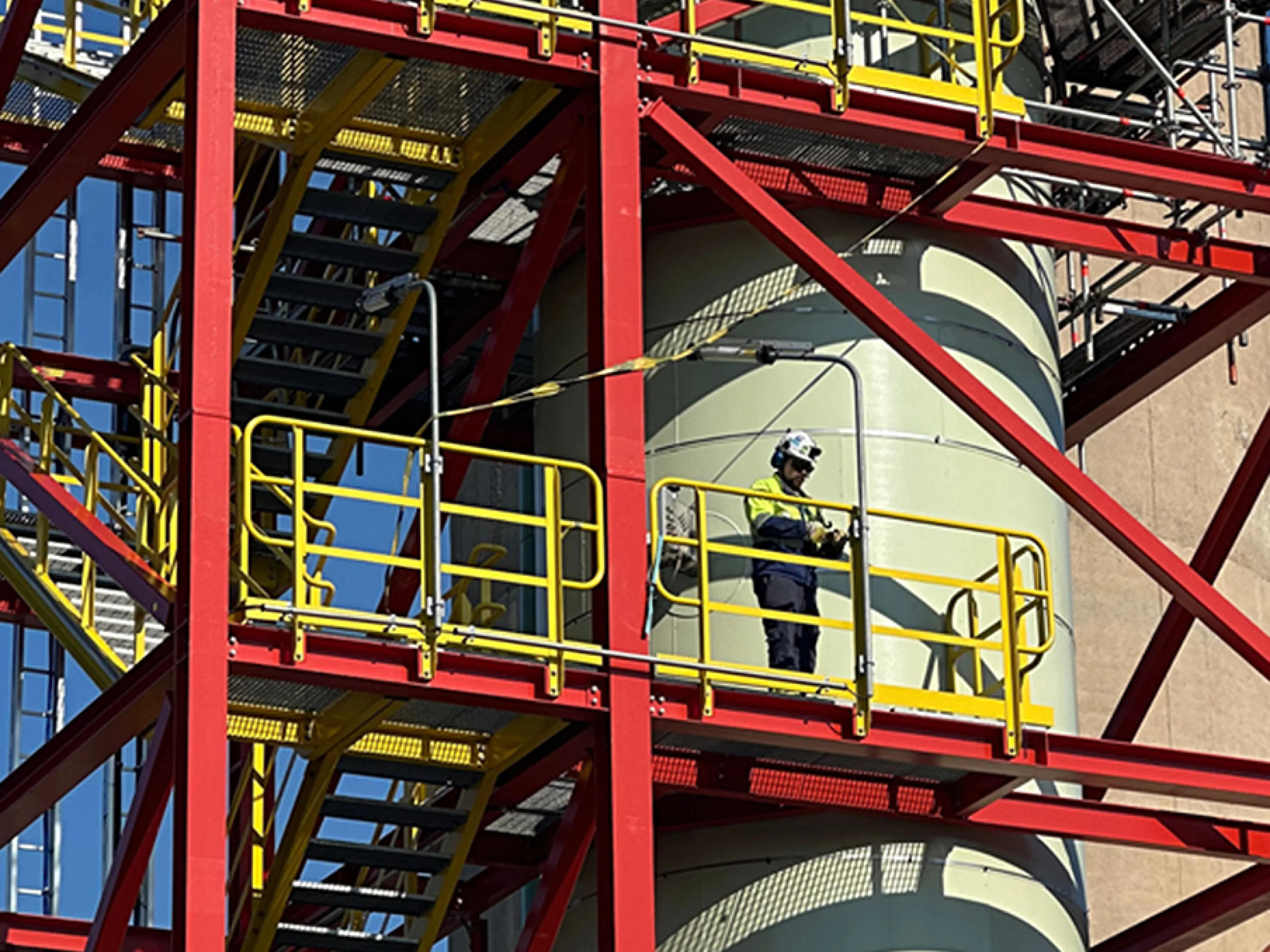 Die neue Anlage von Neste zur Aufbereitung von verflüssigtem Kunststoffabfall zu hochwertigen petrochemischen Rohstoffen befindet sich in der bestehenden Raffinerie des Unternehmens in Porvoo, Finnland.