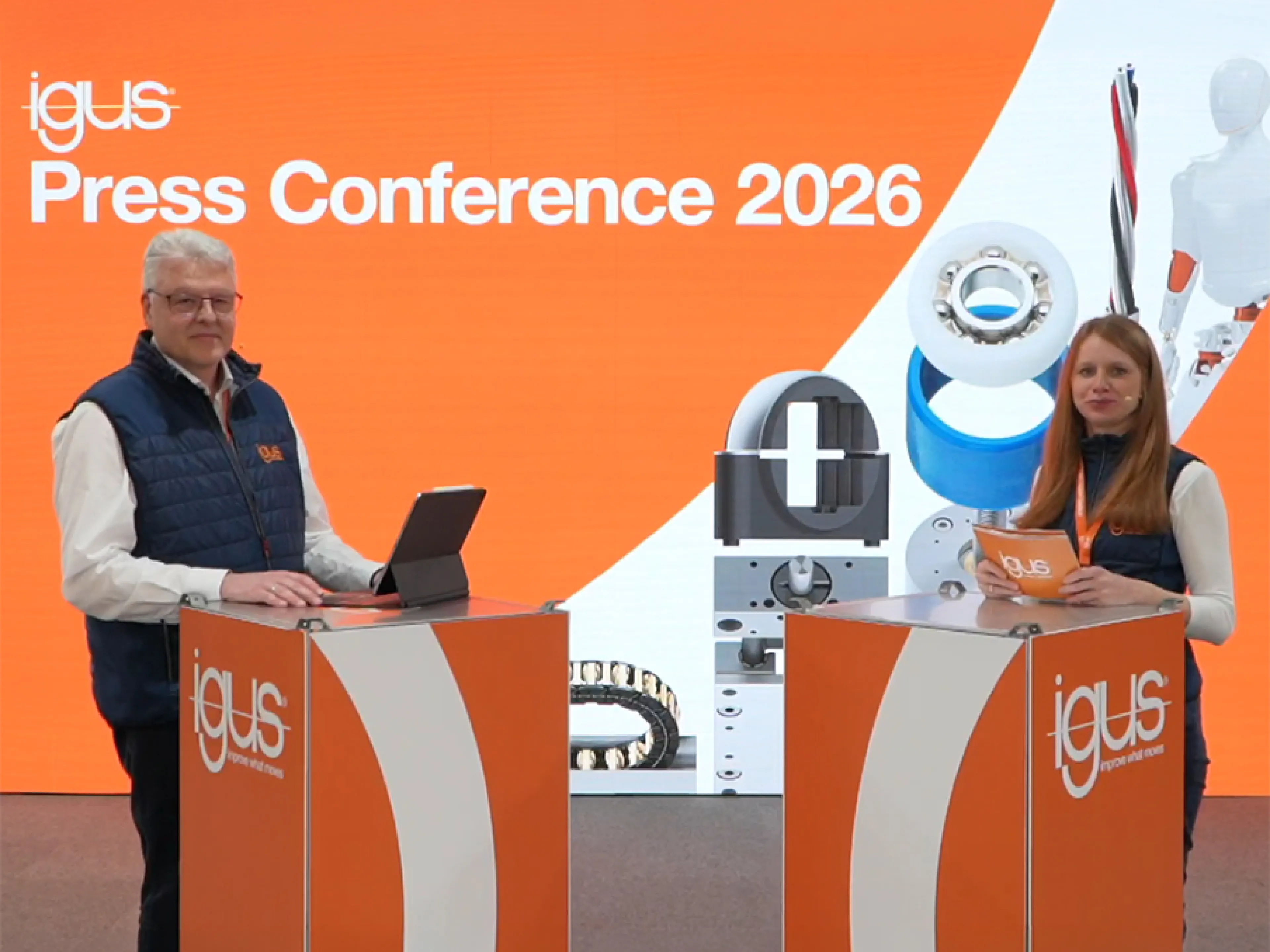 Artur Peplinski, CEO und Sprecher der Geschäftsführung, und Anja Görtz-Olscher, Senior PR Manager bei Igus