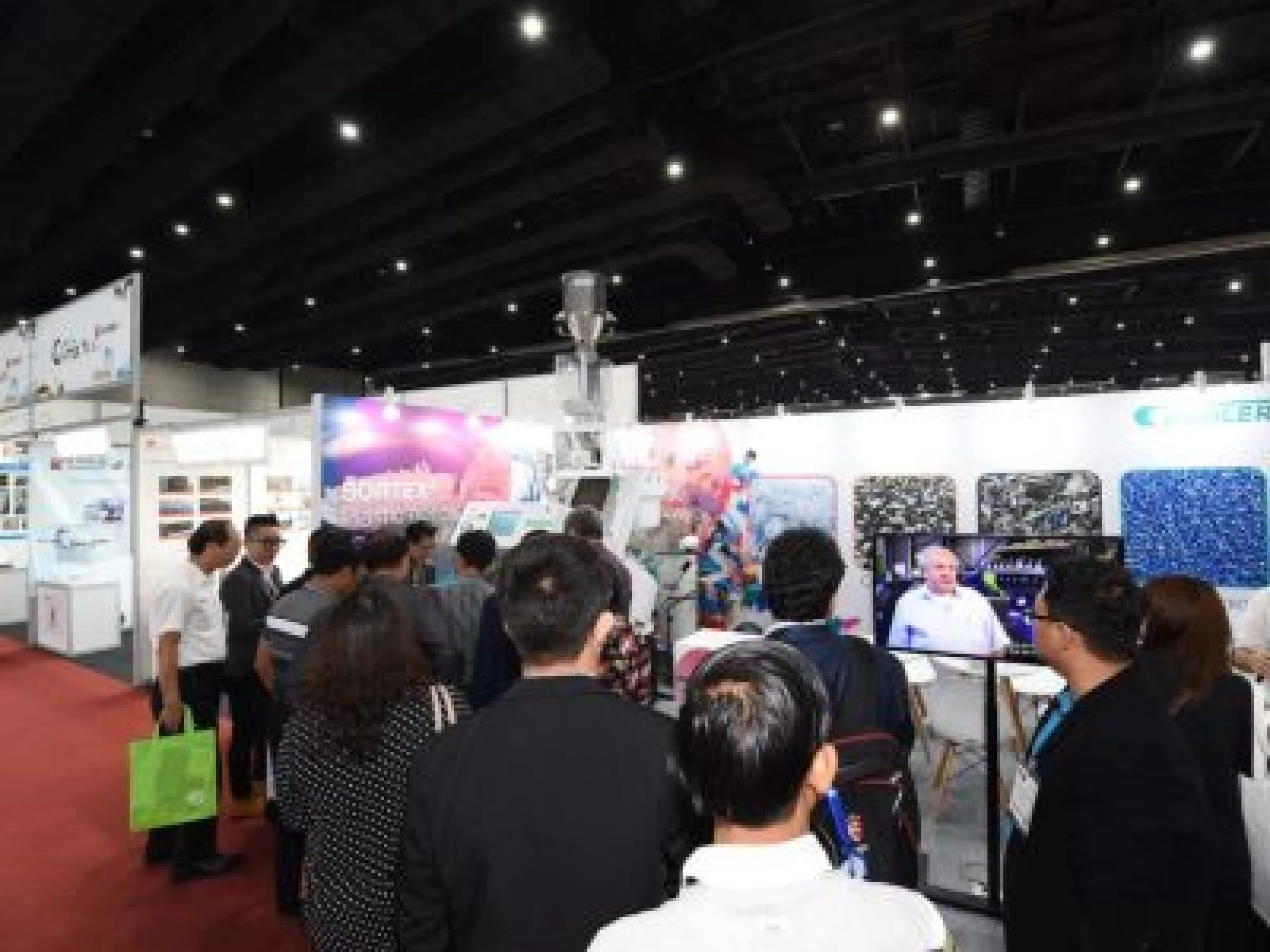 Die Messe Düsseldorf Asia und Informa Markets intensivieren ihre Zusammenarbeit bei Kunststoffmessen in Südostasien