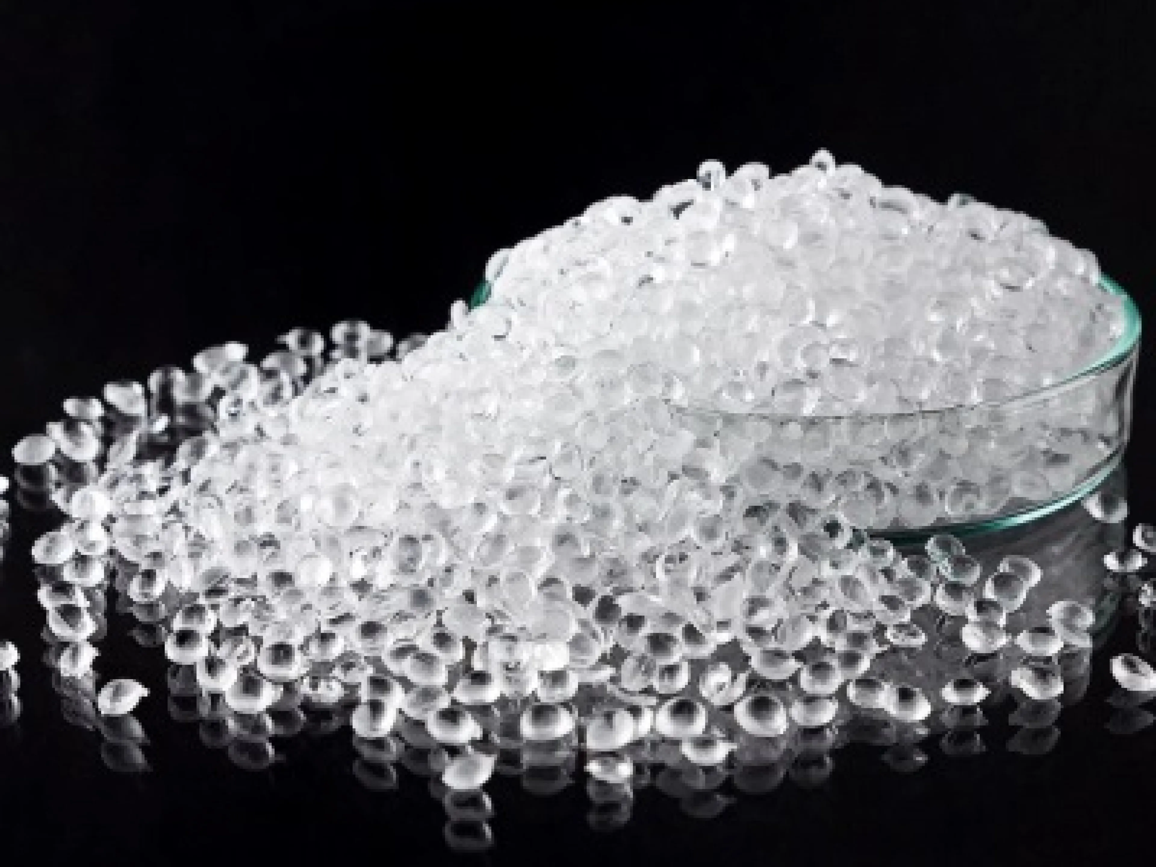 Das Siliconadditiv Genioplast Pellet 345 verringert die Härte von Artikeln, die aus thermoplastischen Polyurethan-Elastomeren (TPE) hergestellt werden.