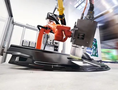 Plasmatechnologie sorgt bei Komponenten, die in der Automobilindustrie eingesetzt werden, beispielsweise für langzeitbeständige Haftung und bietet zuverlässigen Schutz vor Eindringen von Feuchtigkeit