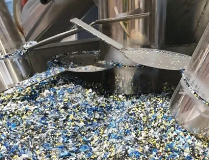 Die Wiederverwertung von Kunststoffen trägt dazu bei, Abfälle deutlich zu reduzieren