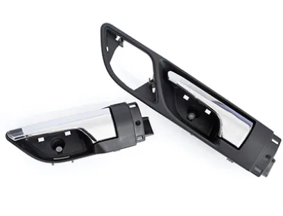 Türgriff Automotive gefertigt mit Airmould-Technologie zur Gewichtsreduzierung