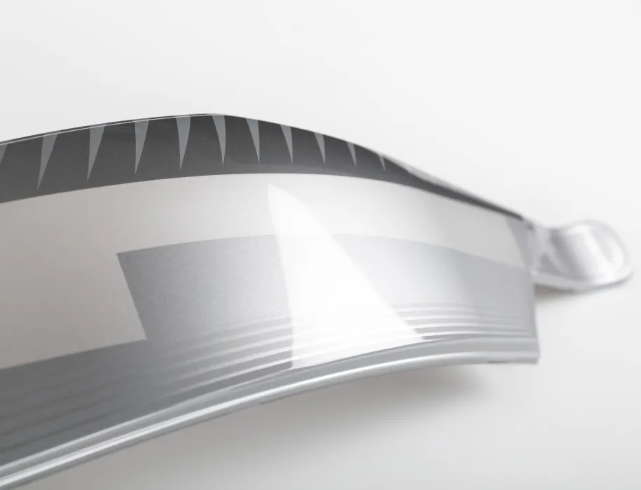 Innovative Rückleuchten mit Designfolie und PUR-Schutz durch Clearmelt ohne kostenintensives Hardcoating