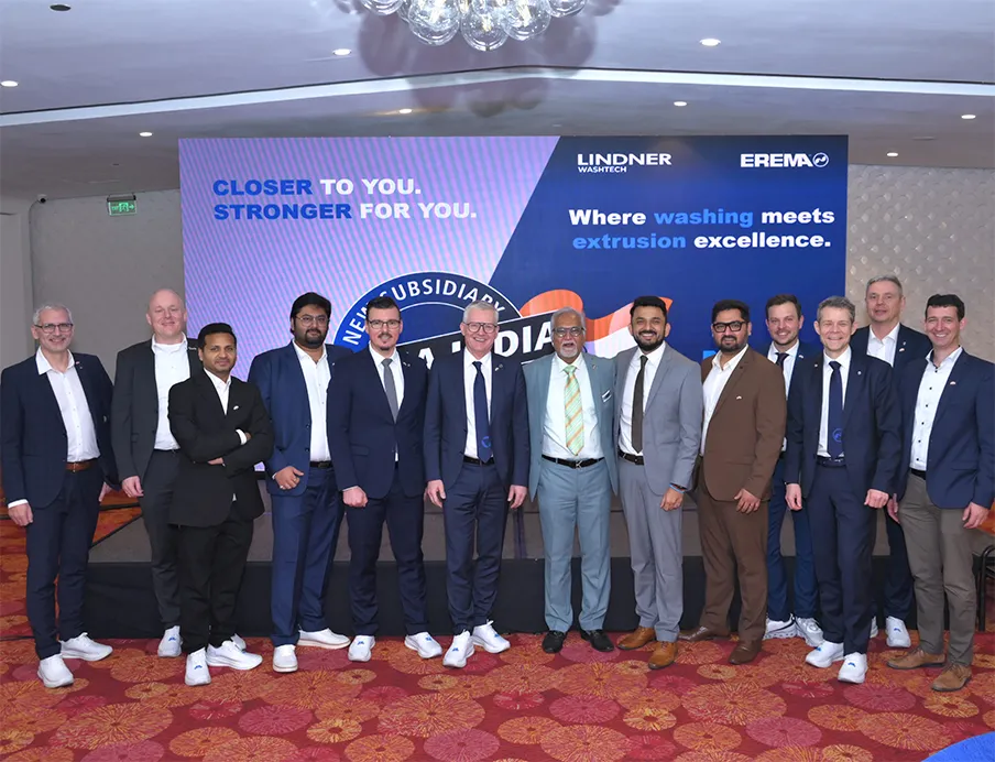 Das globale Team von Erema India bei der feierlichen Eröffnung in Neu-Delhi