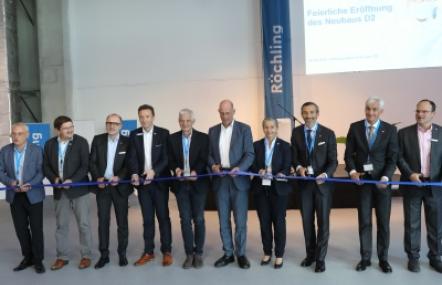 Eröffnen am Freitag gemeinsam die neue Produktionshalle von Röchling Medical Solutions in Neuhaus am Rennweg